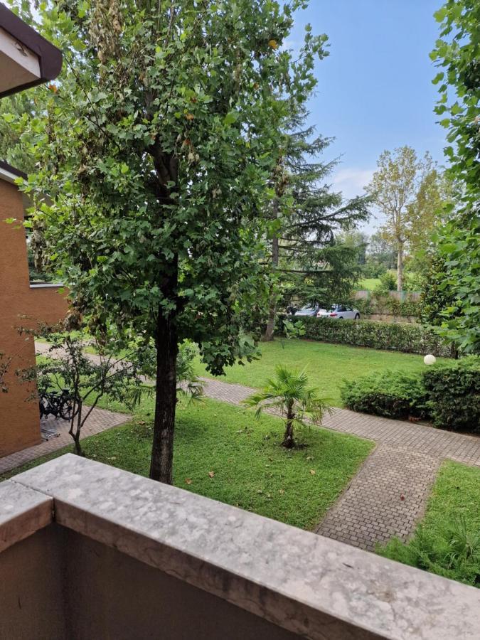 Casa Vittoria Sirmione Punta Gro Con Piscina Exterior foto